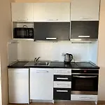 Dkapartments Chateau Valon * ساني بيتش